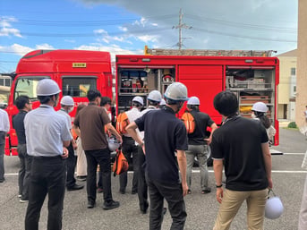 本社消防車見学10